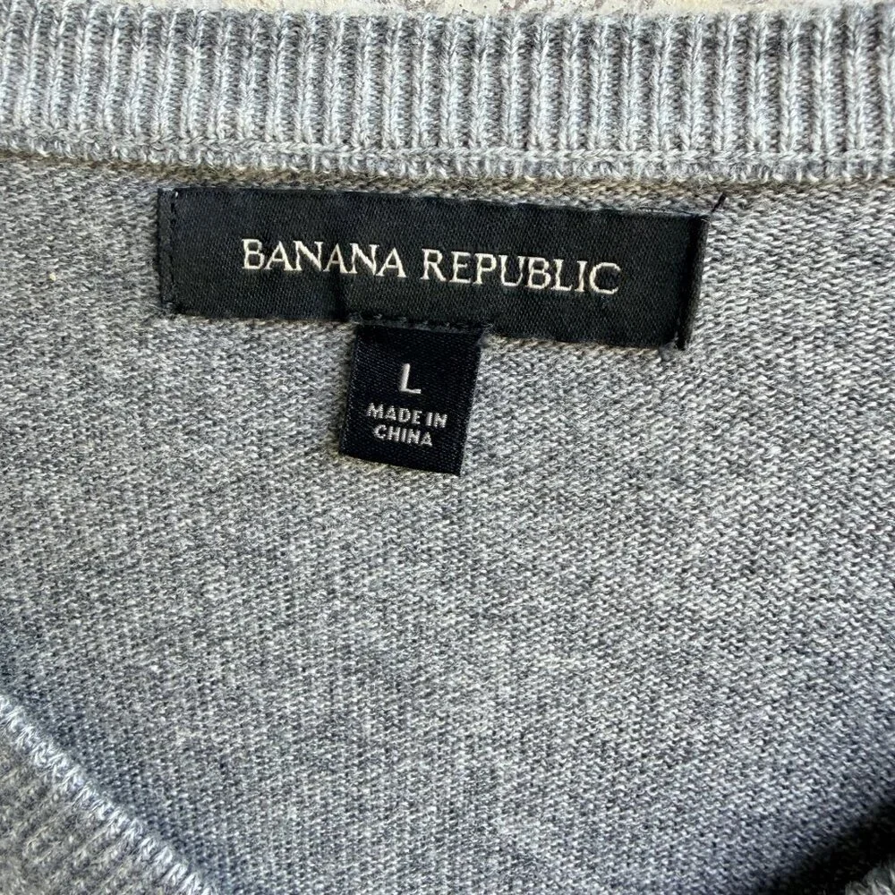 Banana Republic Long Sleeve V-Neck Gray Cotton Blend Sweater Men's Size L